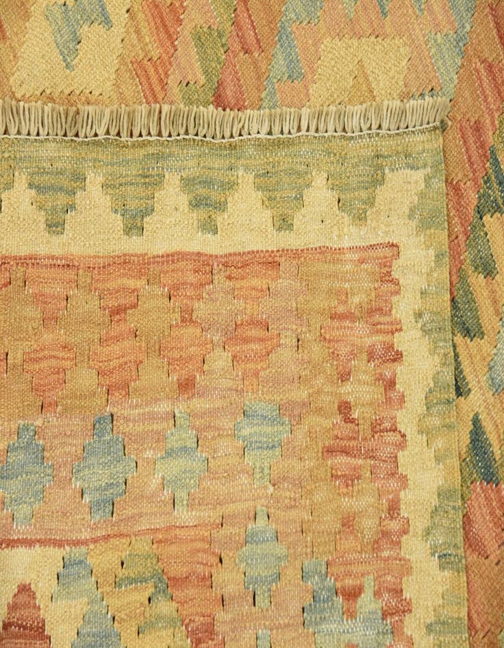 Detail image of  4' 10 x 6' 7  Hand Woven Kilim Waziri Wool Rug