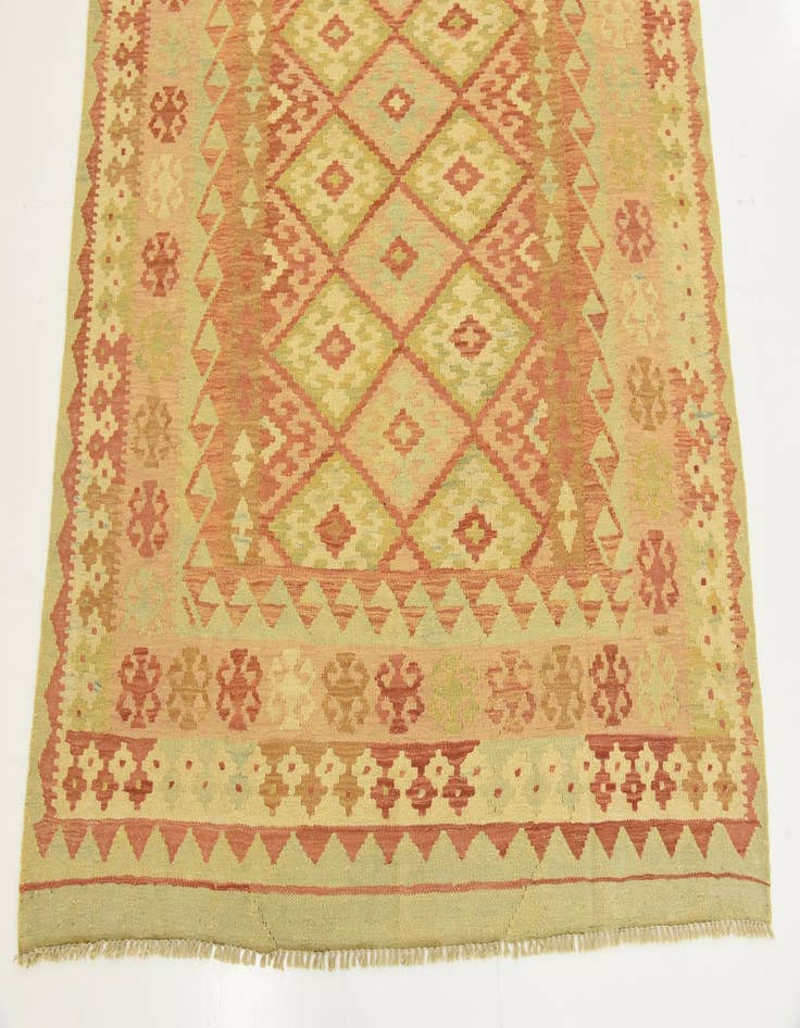 Detail image of  4' 8 x 6' 6  Hand Woven Kilim Waziri Wool Rug