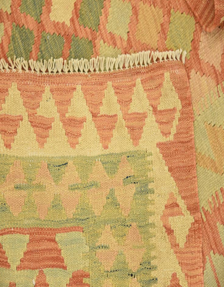 Detail image of  4' 1 x 6' 3  Hand Woven Kilim Waziri Wool Rug