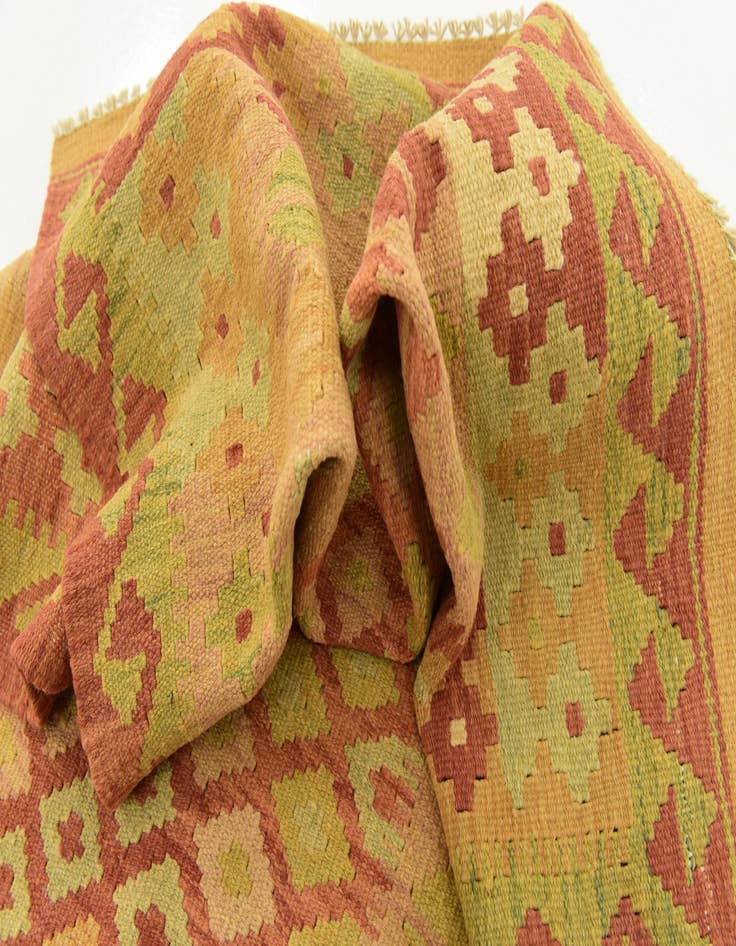 Detail image of  3' 3 x 4' 10  Hand Woven Kilim Waziri Wool Rug