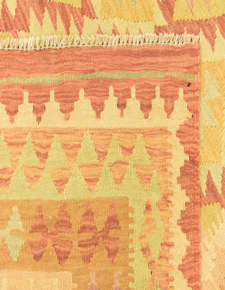 Detail image of  4' 10 x 6' 8  Hand Woven Kilim Waziri Wool Rug