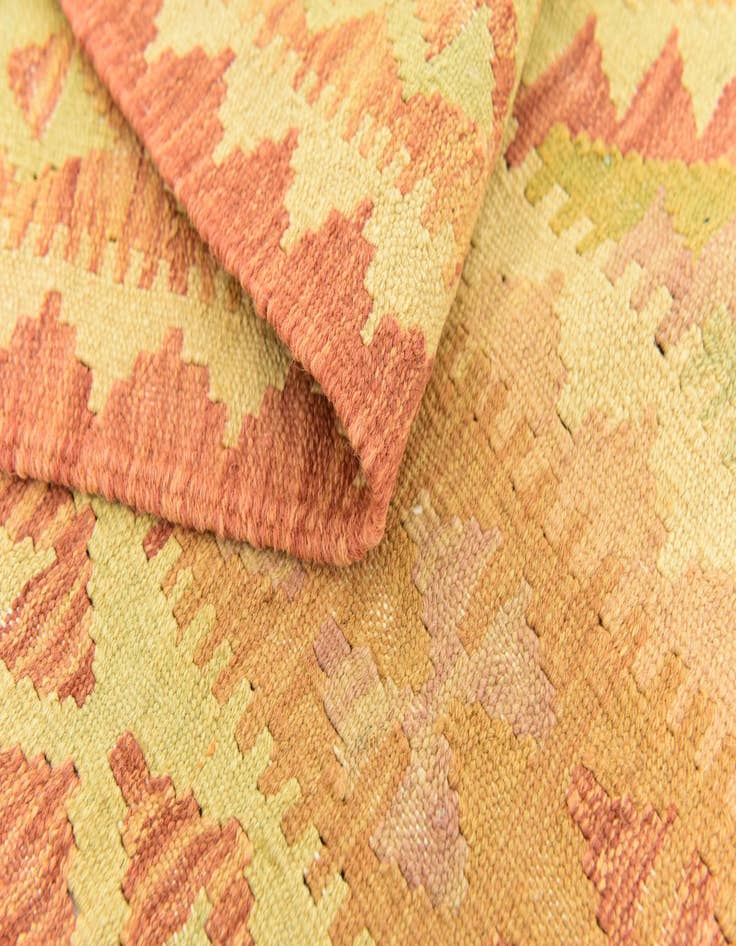 Detail image of  4' 10 x 6' 8  Hand Woven Kilim Waziri Wool Rug