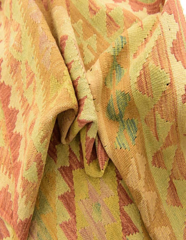 Detail image of  4' 10 x 6' 8  Hand Woven Kilim Waziri Wool Rug