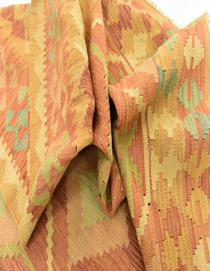 Detail image of  4' 8 x 6' 6  Hand Woven Kilim Waziri Wool Rug