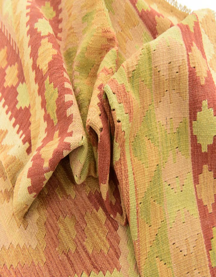 Detail image of  4' 9 x 6' 6  Hand Woven Kilim Waziri Wool Rug