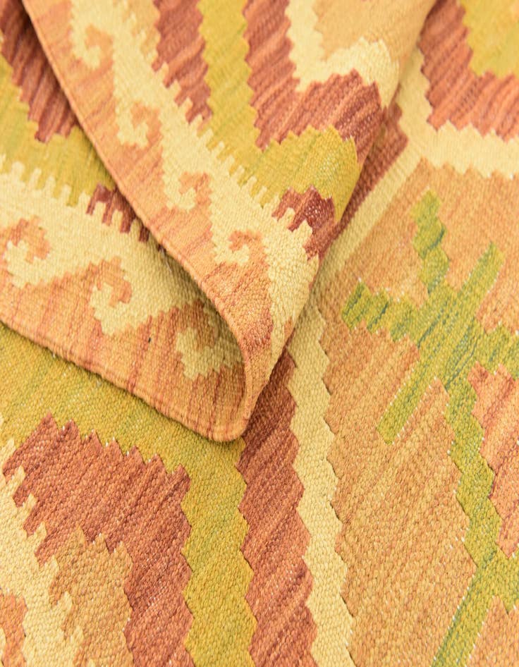 Detail image of  4' 10 x 6' 5  Hand Woven Kilim Waziri Wool Rug