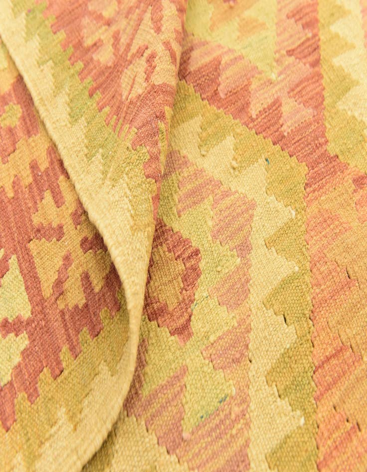 Detail image of  4' 10 x 6' 9  Hand Woven Kilim Waziri Wool Rug