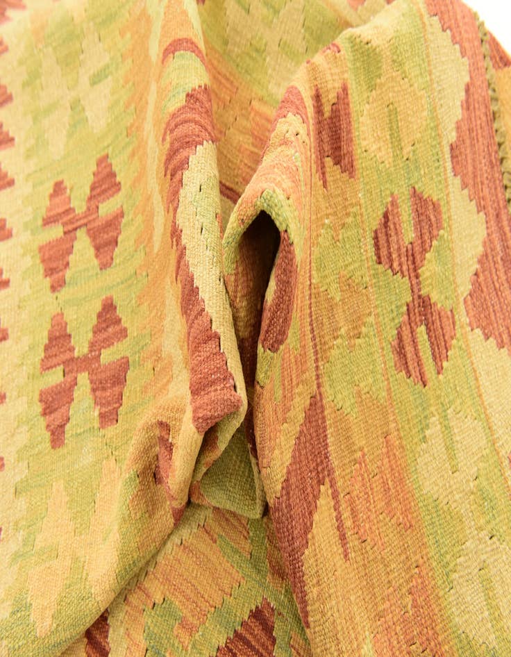 Detail image of  4' 2 x 6' 2  Hand Woven Kilim Waziri Wool Rug