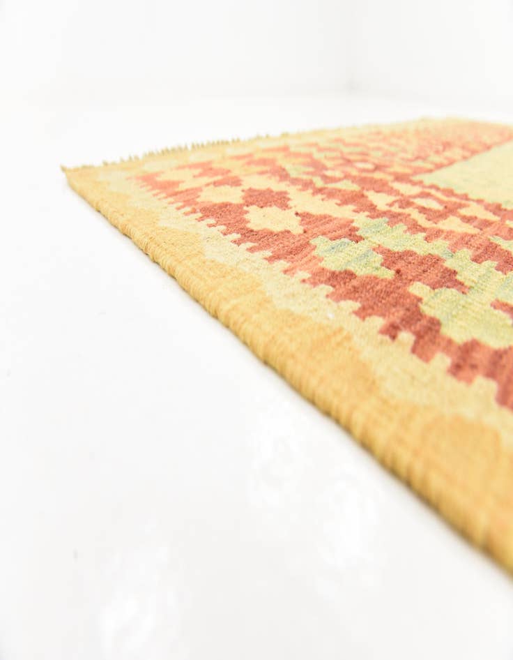 Detail image of  4' 7 x 6' 6  Hand Woven Kilim Waziri Wool Rug