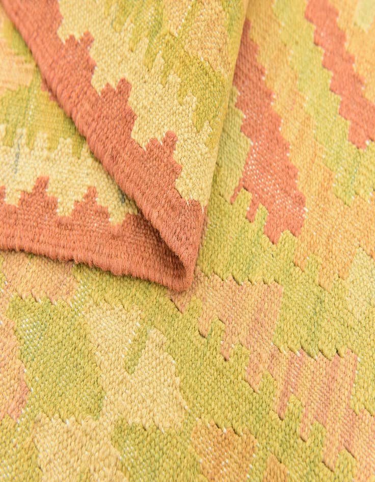 Detail image of  4' 9 x 6' 5  Hand Woven Kilim Waziri Wool Rug