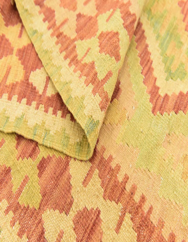 Detail image of  4' 9 x 6' 8  Hand Woven Kilim Waziri Wool Rug