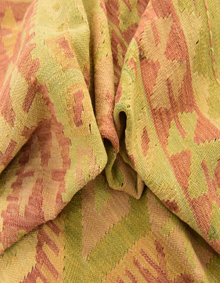 Detail image of  4' 8 x 6' 7  Hand Woven Kilim Waziri Wool Rug