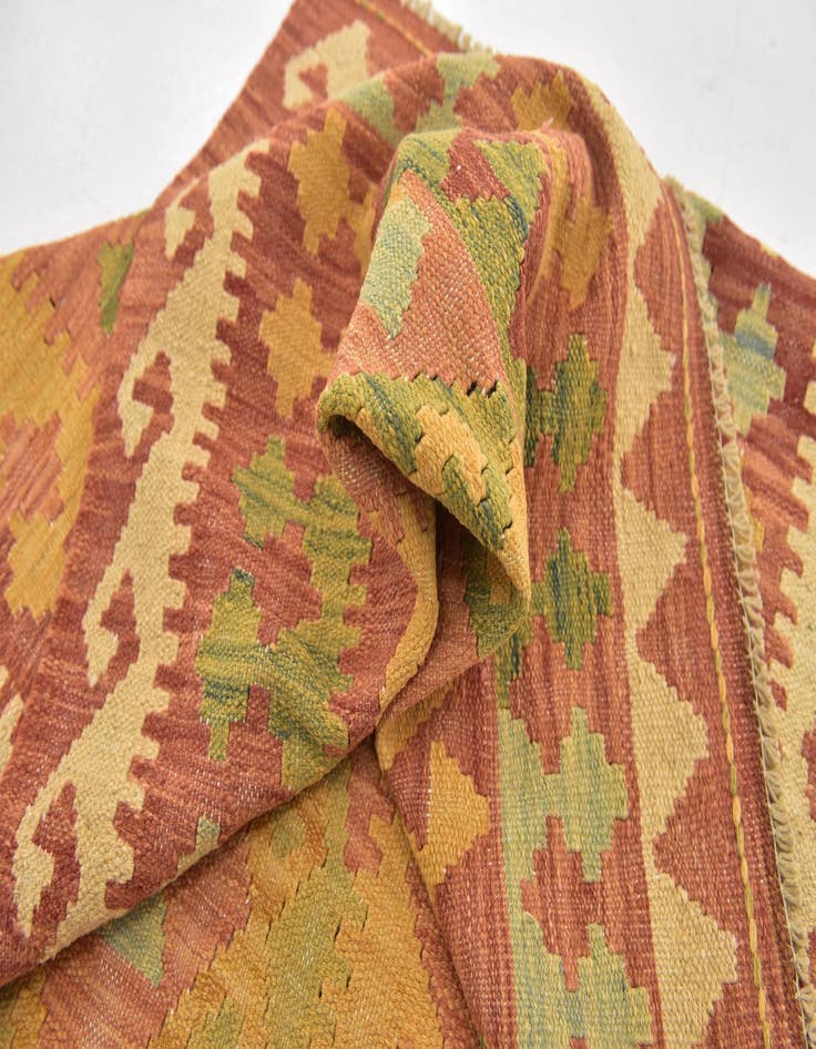 Detail image of  2' 10 x 4' 10  Hand Woven Kilim Waziri Wool Rug