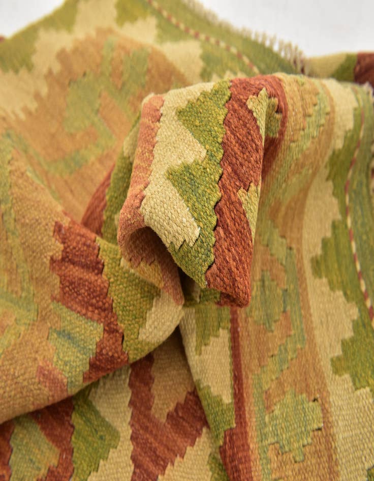 Detail image of  3' 2 x 4' 10  Hand Woven Kilim Waziri Wool Rug