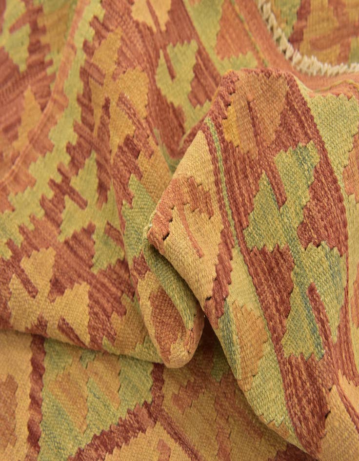 Detail image of  3' 4 x 5'  Hand Woven Kilim Waziri Wool Rug