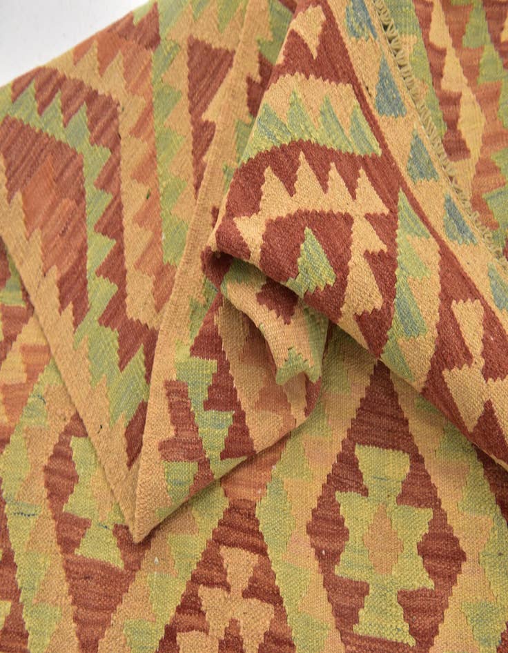 Detail image of  2' 7 x 4'  Hand Woven Kilim Waziri Wool Rug