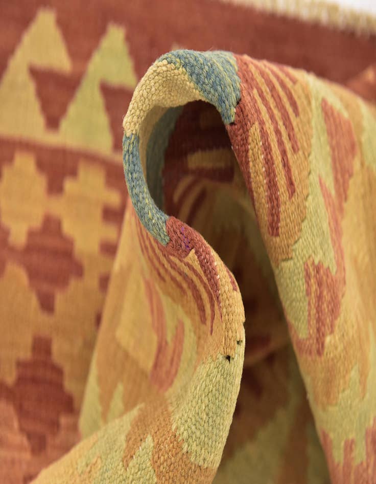 Detail image of  2' 6 x 4' 3  Hand Woven Kilim Waziri Wool Rug