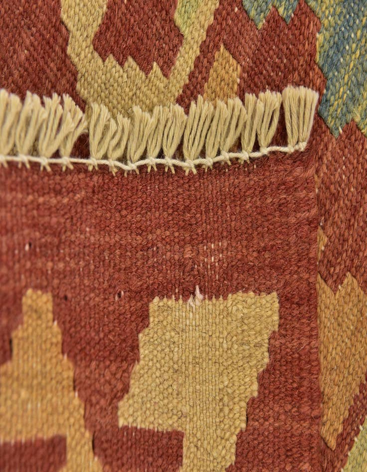 Detail image of  2' 6 x 4' 3  Hand Woven Kilim Waziri Wool Rug