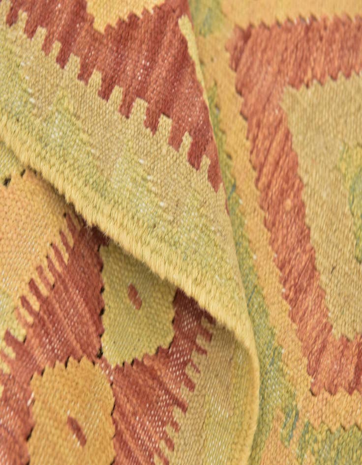 Detail image of  2' 8 x 4' 3  Hand Woven Kilim Waziri Wool Rug