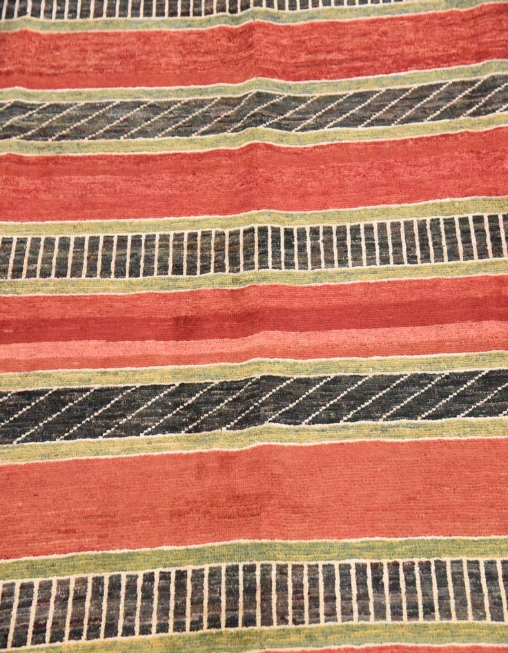 Detail image of  4' 10 x 6' 5  Hand Knotted Modern Ziegler Rug