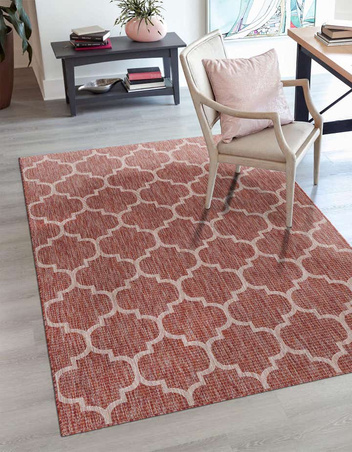 Rust Red 7' x 10' Lattice Indoor / Outdoor Rug | Rugs.com