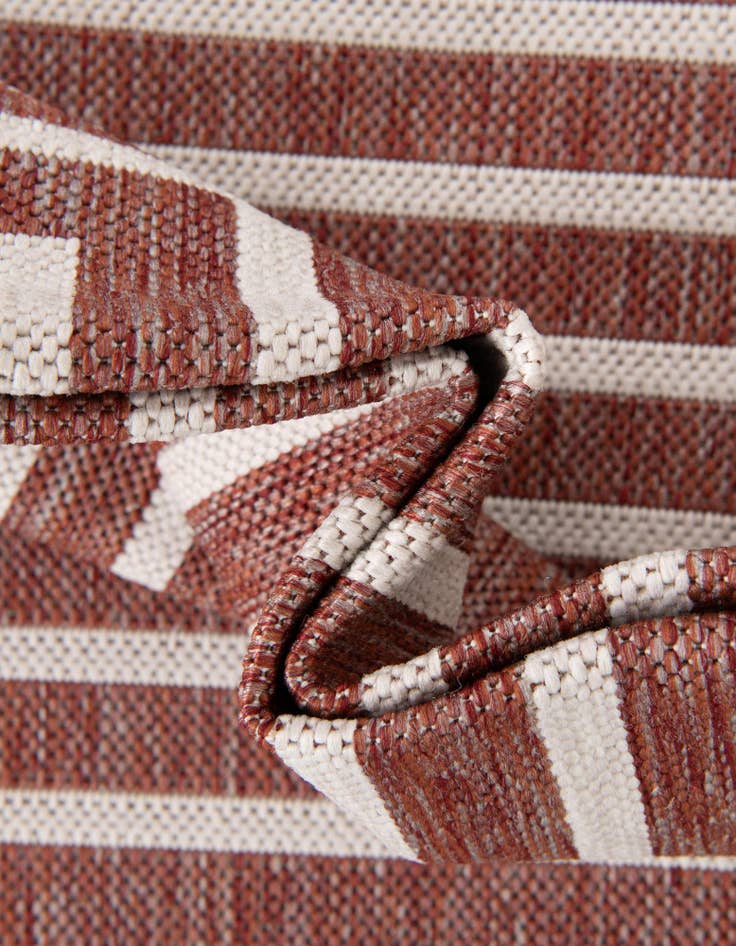 Detail image of  10' x 14'  Washable Modern Indoor / Outdoor Rug