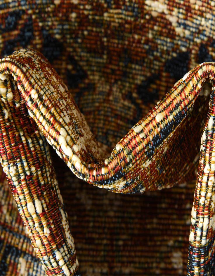 Detail image of  7' 10 x 10'  Washable Traditional Indoor / Outdoor Rug