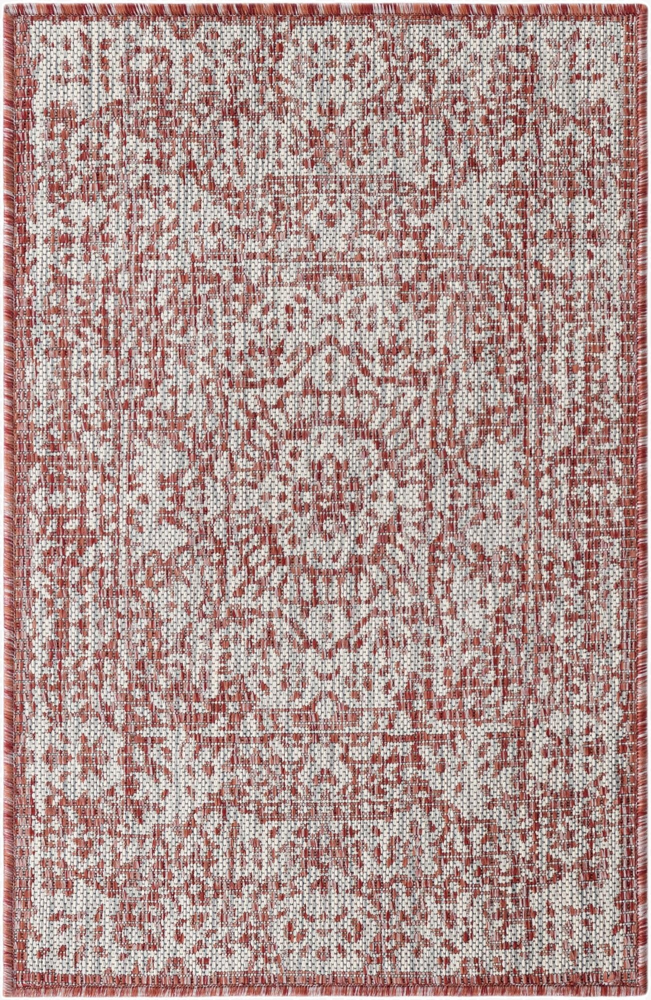  2' x 3' 1  Washable Traditional Indoor / Outdoor Rug