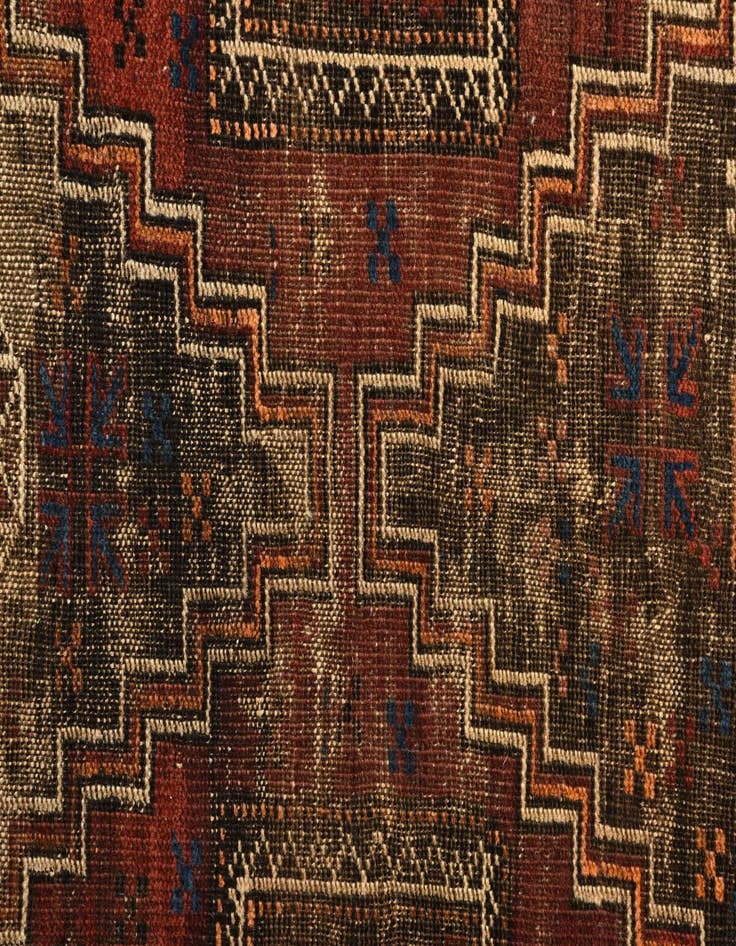 Detail image of  3' 9 x 6' 10  Hand Knotted Shiraz Persian Wool Rug