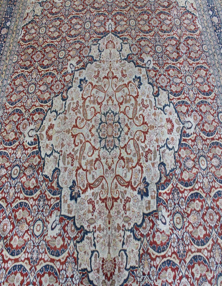 Detail image of  9' 4 x 12' 10  Hand Knotted Tabriz Persian Rug