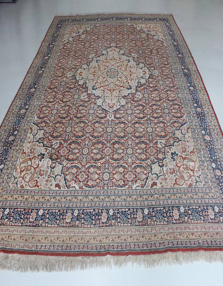 Detail image of  9' 4 x 12' 10  Hand Knotted Tabriz Persian Rug