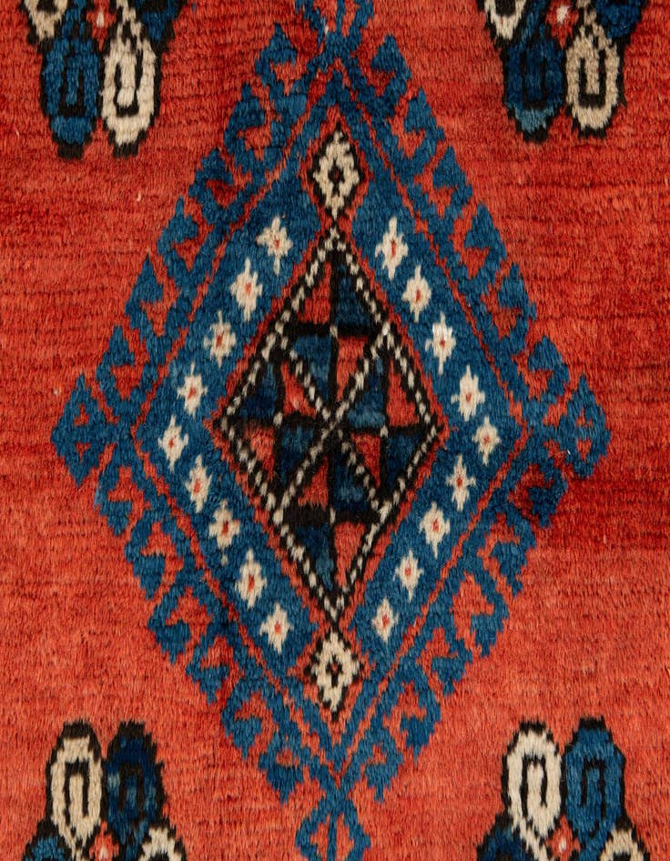 Detail image of  6' 9 x 10'  Hand Knotted Yalameh Wool Rug