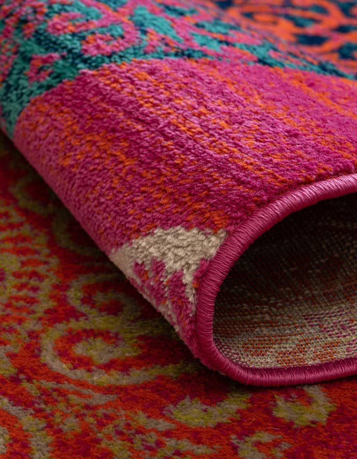 Detail image of  5' 3 x 5' 3 Azalea Round Rug