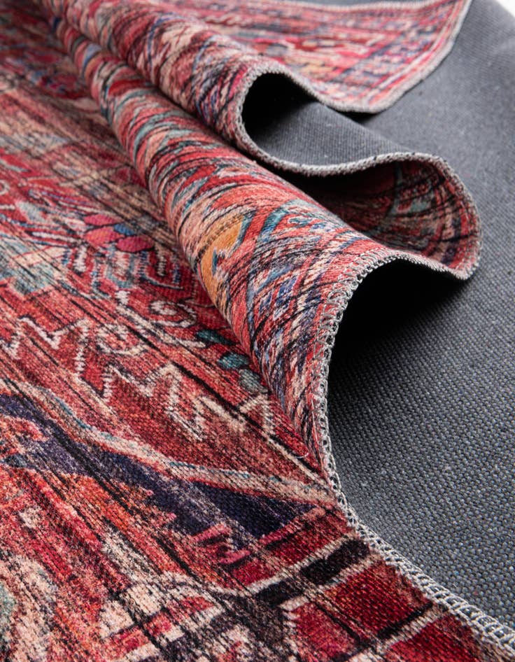 Detail image of  10' 6 x 10' 6  Washable Maahru Round Rug