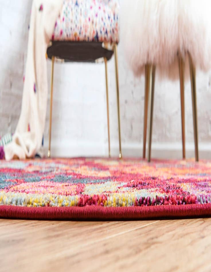 Detail image of  3' 3 x 3' 3  Washable Mesa Round Rug