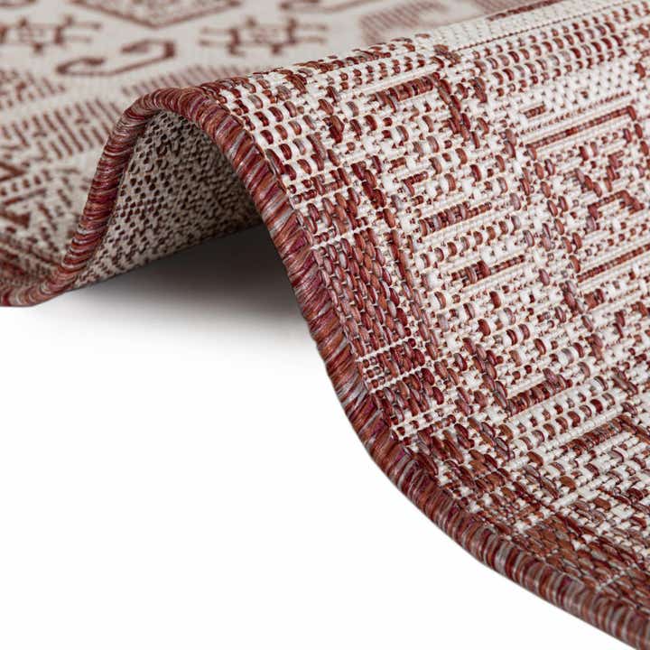 Rust Red 10' x 10' Aztec Indoor / Outdoor Round Rug | Rugs.com