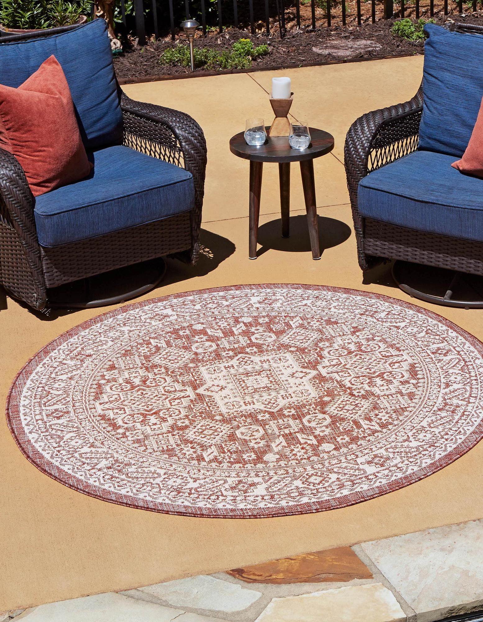 Rust Red 7' 10 x 7' 10 Emberly Aztec Outdoor Round Rug | Rugs.com