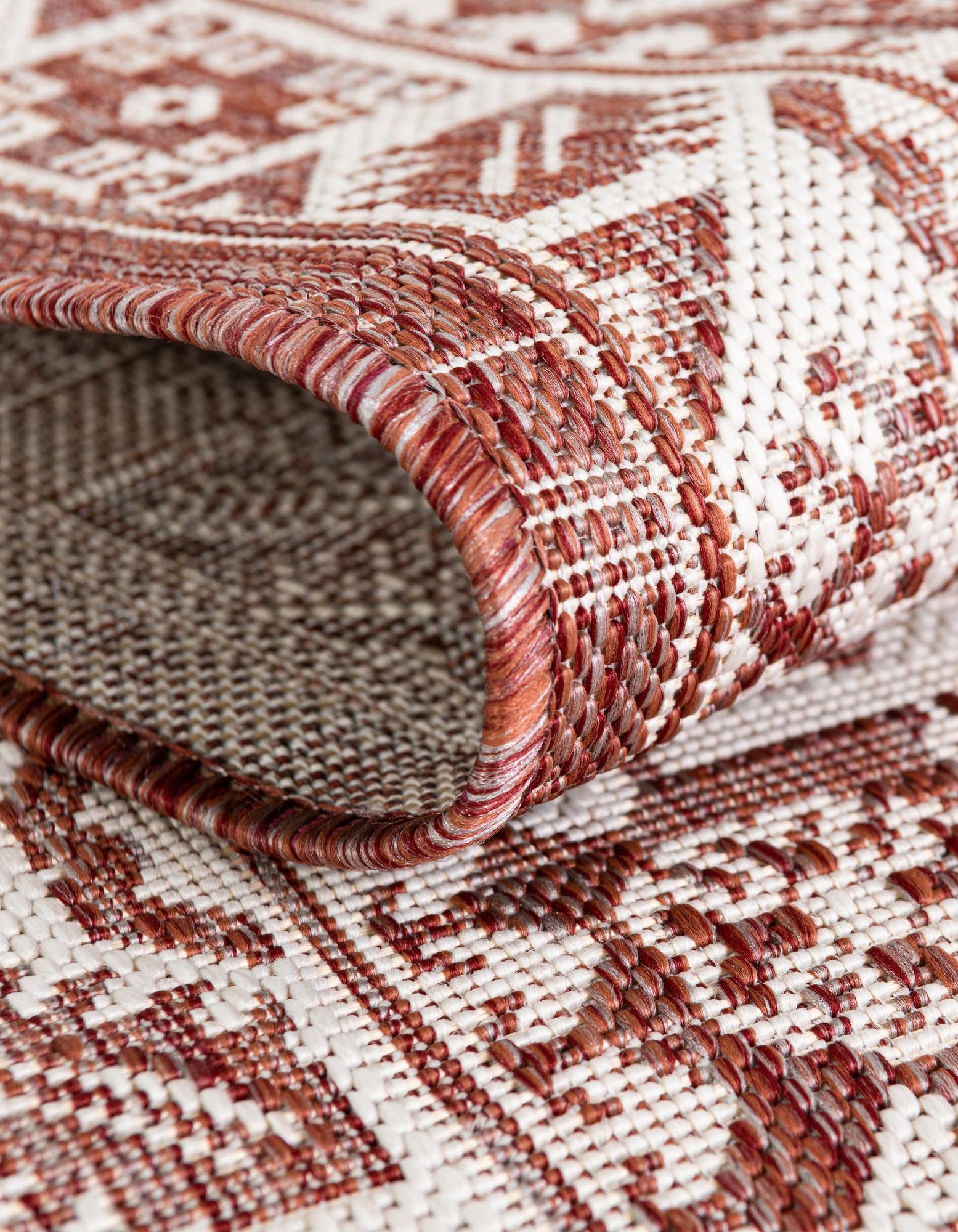 Rust Red 7' 10 x 7' 10 Aztec Indoor / Outdoor Round Rug | Rugs.com