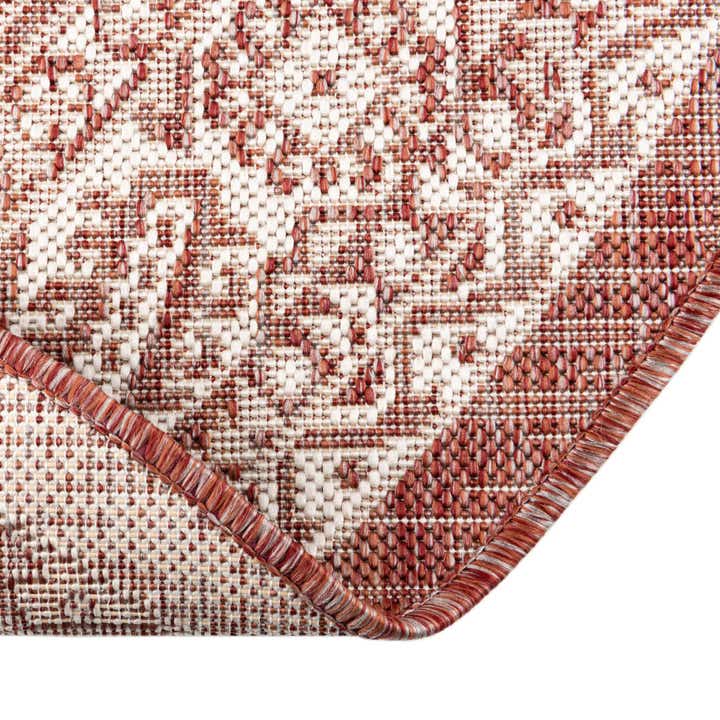 Rust Red 7' 10 x 7' 10 Aztec Indoor / Outdoor Round Rug | Rugs.com