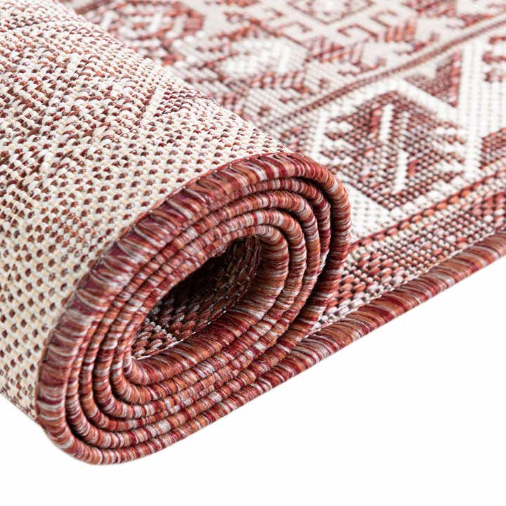 Rust Red 7' 10 x 7' 10 Aztec Indoor / Outdoor Round Rug | Rugs.com
