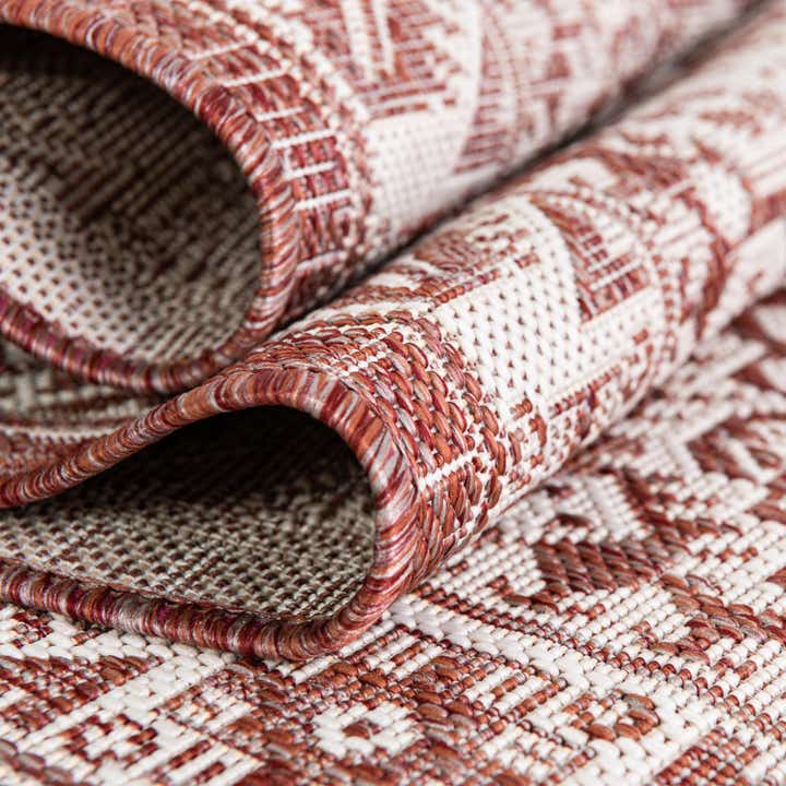 Rust Red 7' 10 x 7' 10 Aztec Indoor / Outdoor Round Rug | Rugs.com