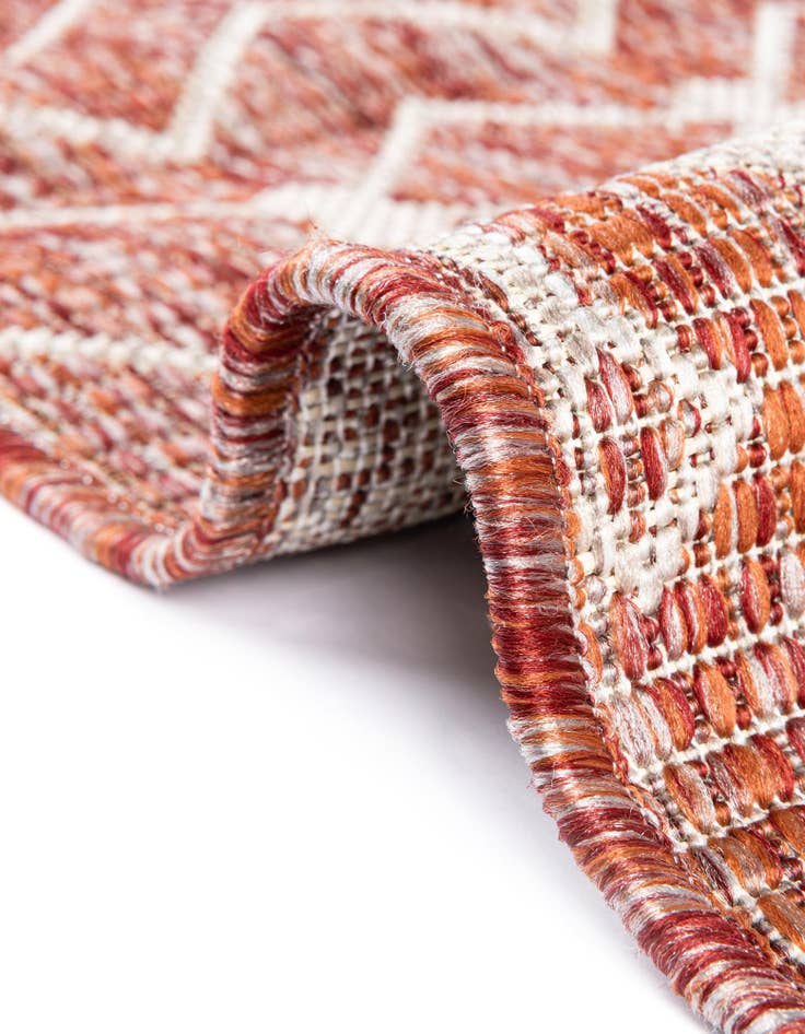 Detail image of  10' 8 x 10' 8  Washable Lattice Indoor / Outdoor Round Rug