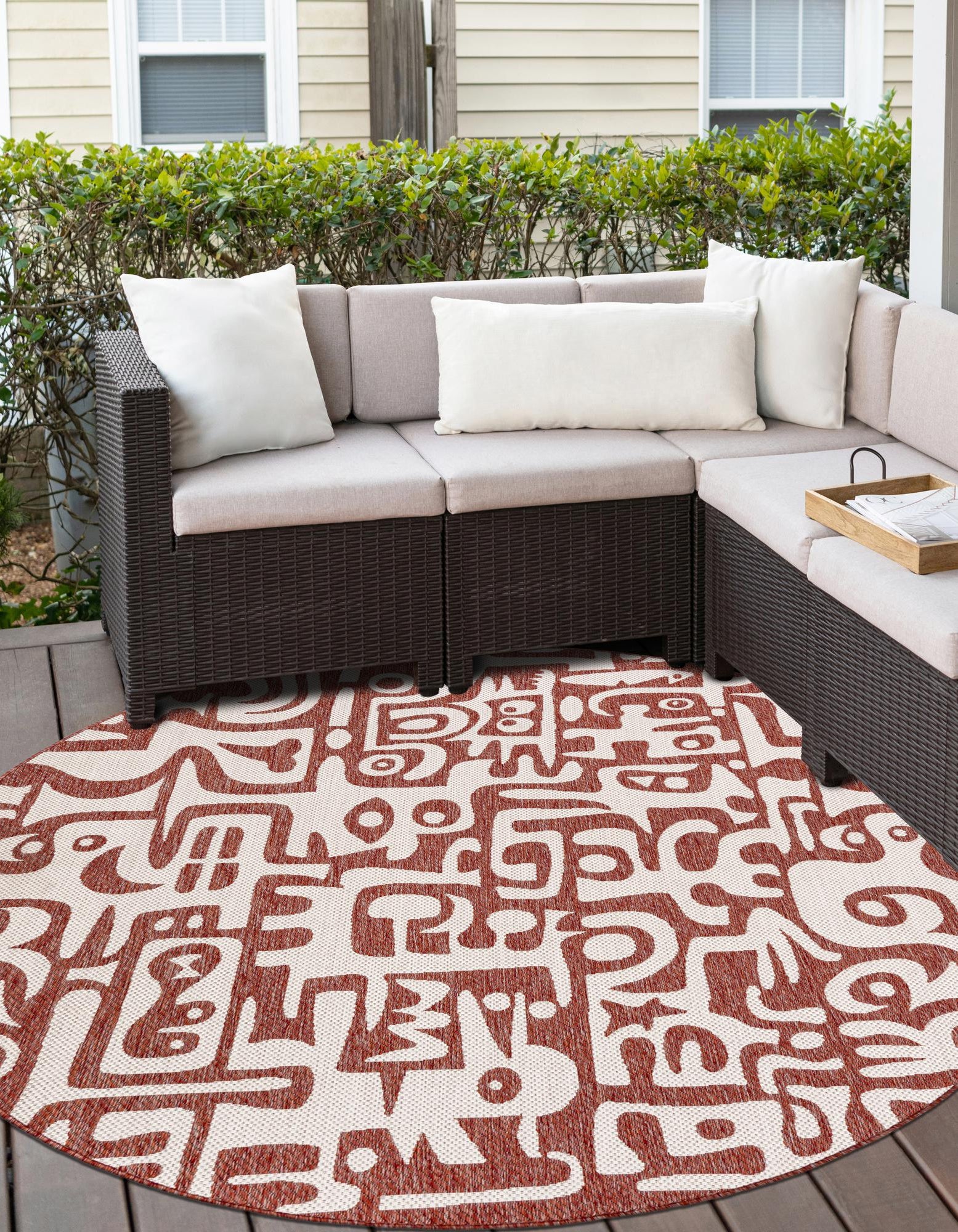 Rust Red 10' x 10' Modern Indoor / Outdoor Round Rug | Rugs.com