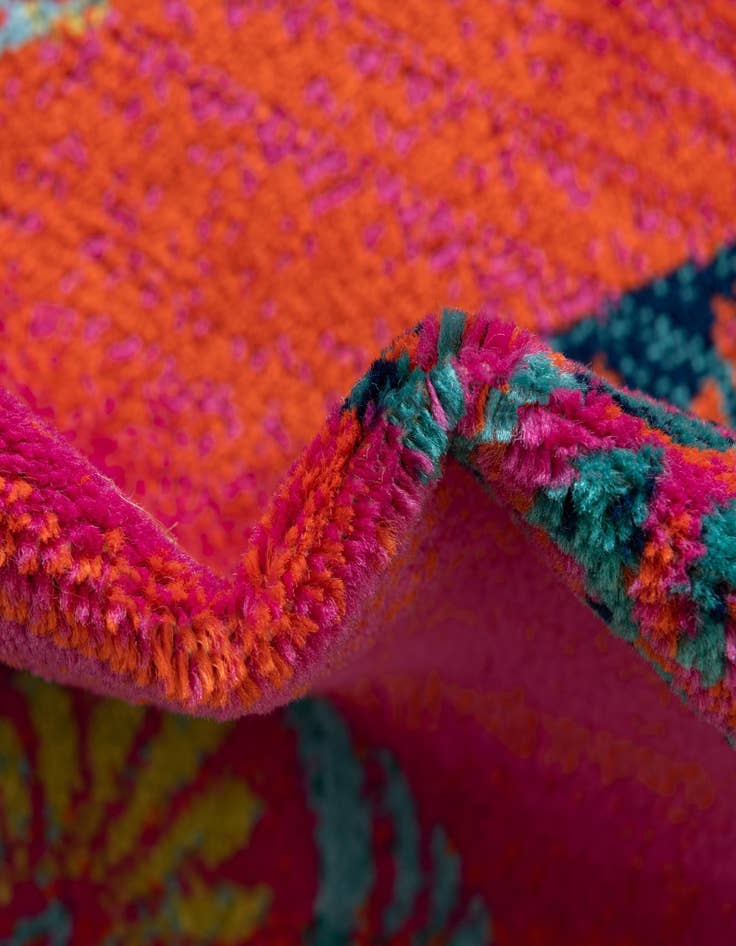 Detail image of  3' x 10' Azalea Runner Rug