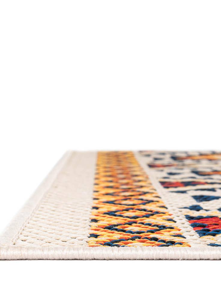 Detail image of  2' 7 x 10'  Washable Baja Indoor / Outdoor Runner Rug