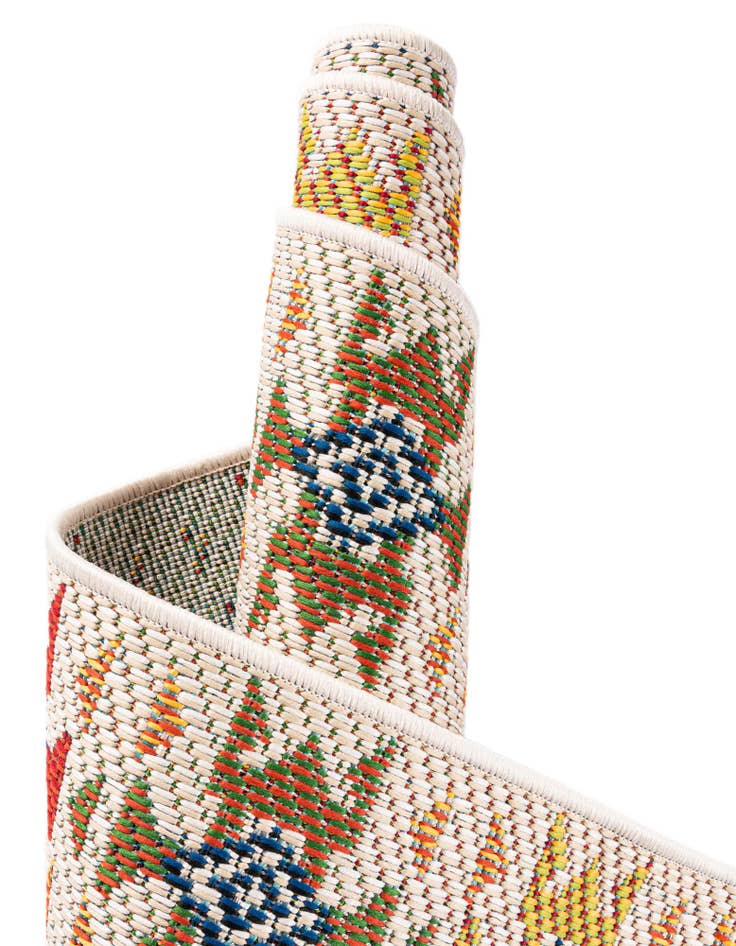 Detail image of  2' 7 x 10'  Washable Baja Indoor / Outdoor Runner Rug