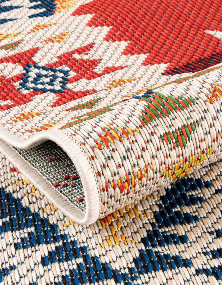 Detail image of  7' 10 x 7' 10  Washable Baja Indoor / Outdoor Square Rug