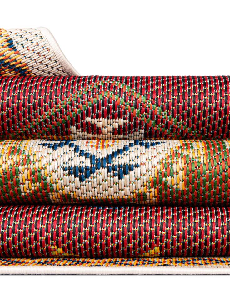 Detail image of  7' 10 x 7' 10  Washable Baja Indoor / Outdoor Square Rug