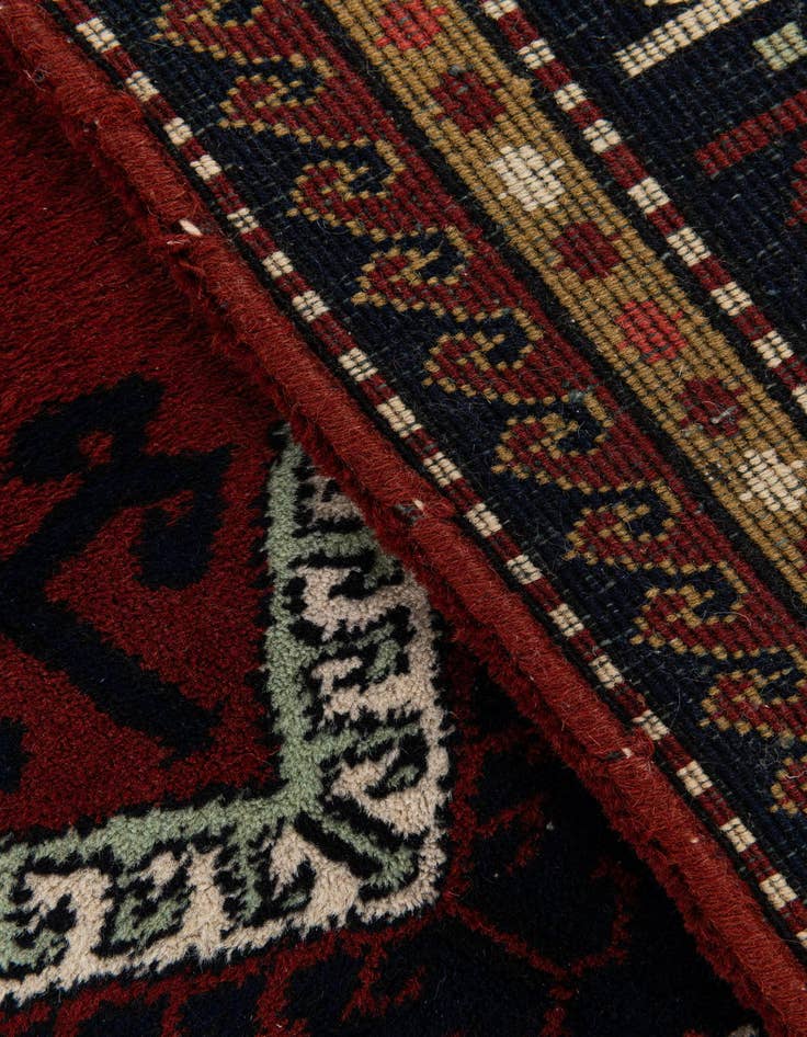 Detail image of  5' 2 x 5' 3  Hand Knotted Hamedan Wool Square Rug