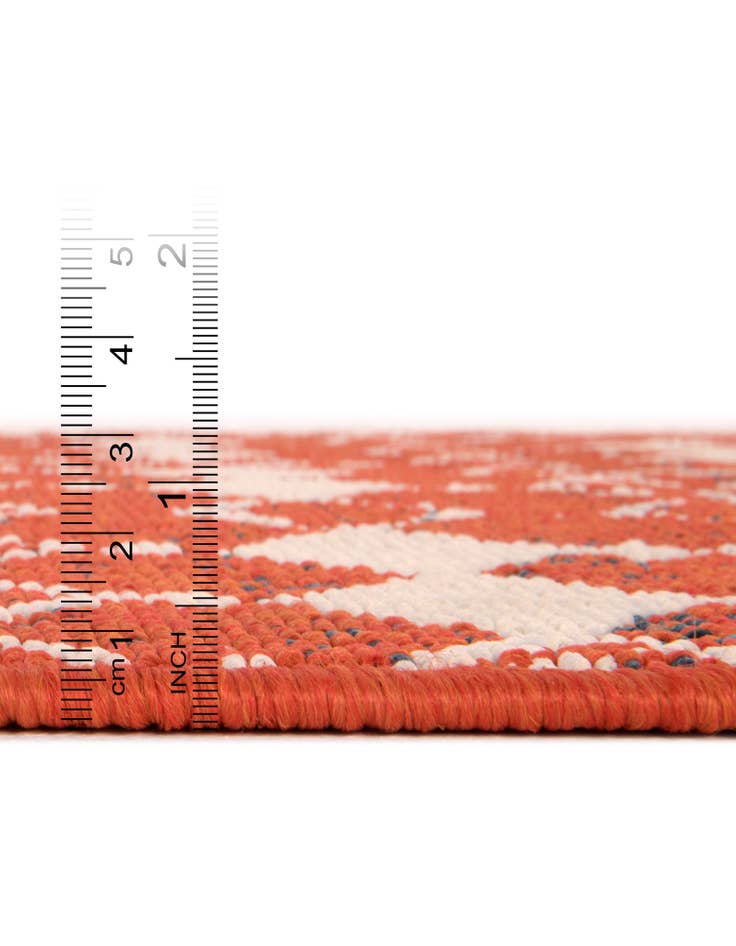 Detail image of  7' 10 x 7' 10  Washable Lattice Indoor / Outdoor Square Rug